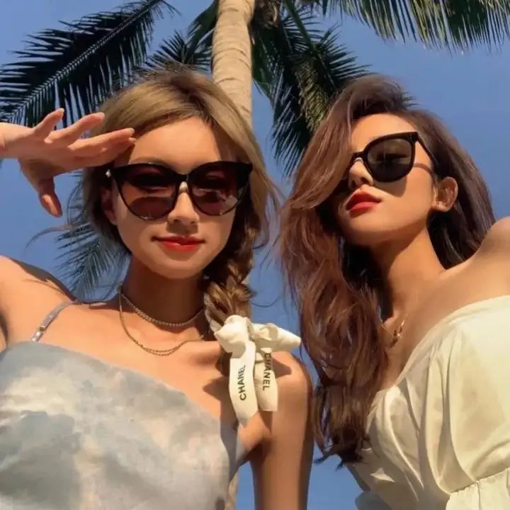潘多拉的秘密海报